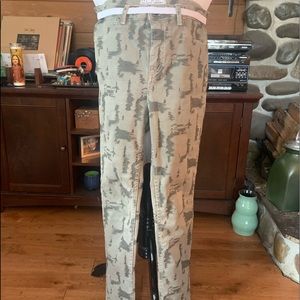 FREE PEOPLE Hi-Waist Skinny Jeans 29. Camo type pattern. Some stretch to them.